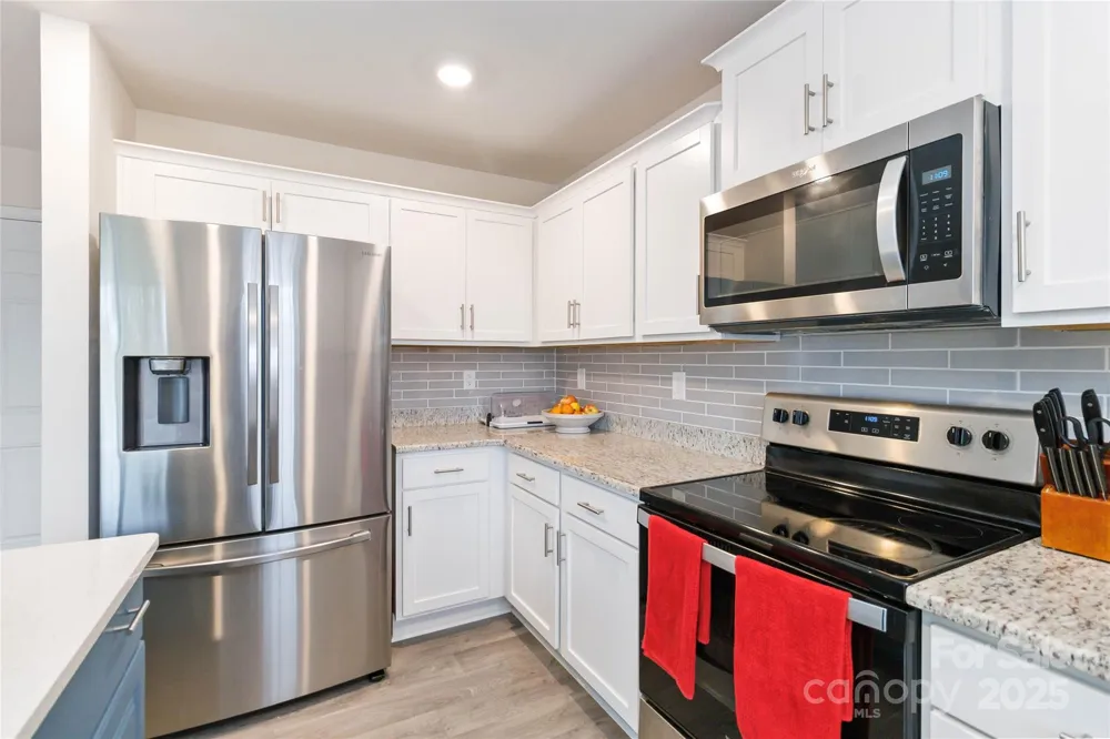 2147 Eastway Drive Dallas, NC 28034