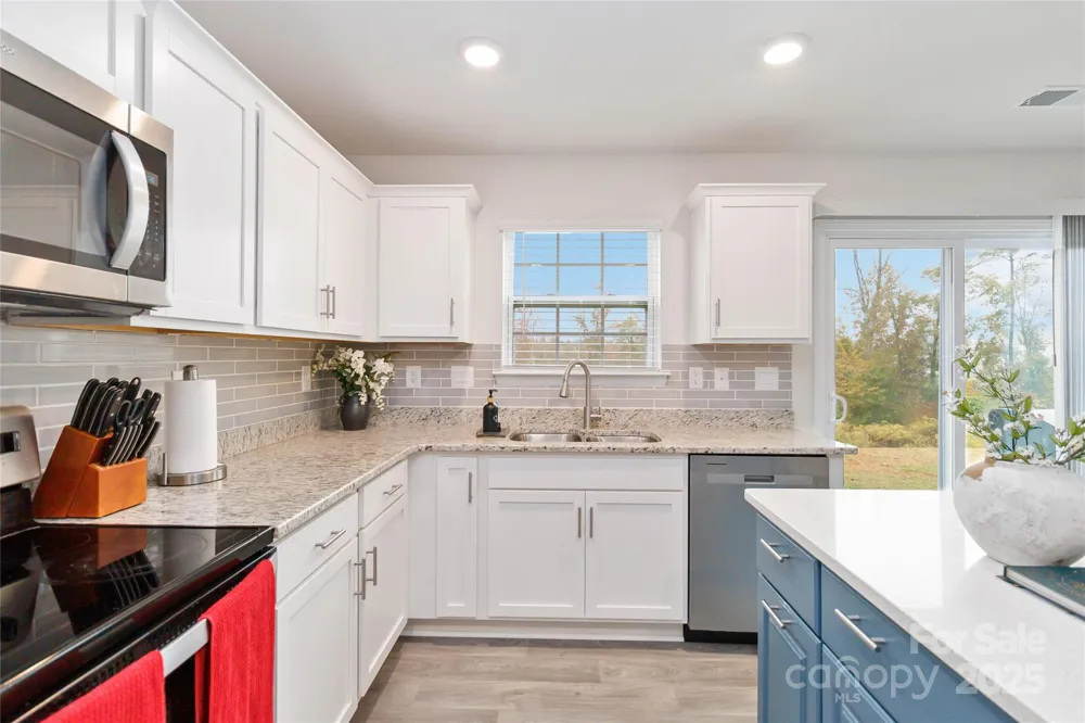 2147 Eastway Drive Dallas, NC 28034
