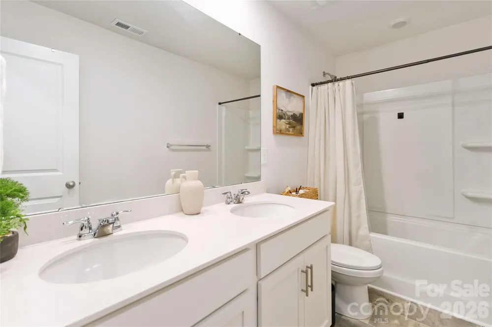 2147 Eastway Drive Dallas, NC 28034