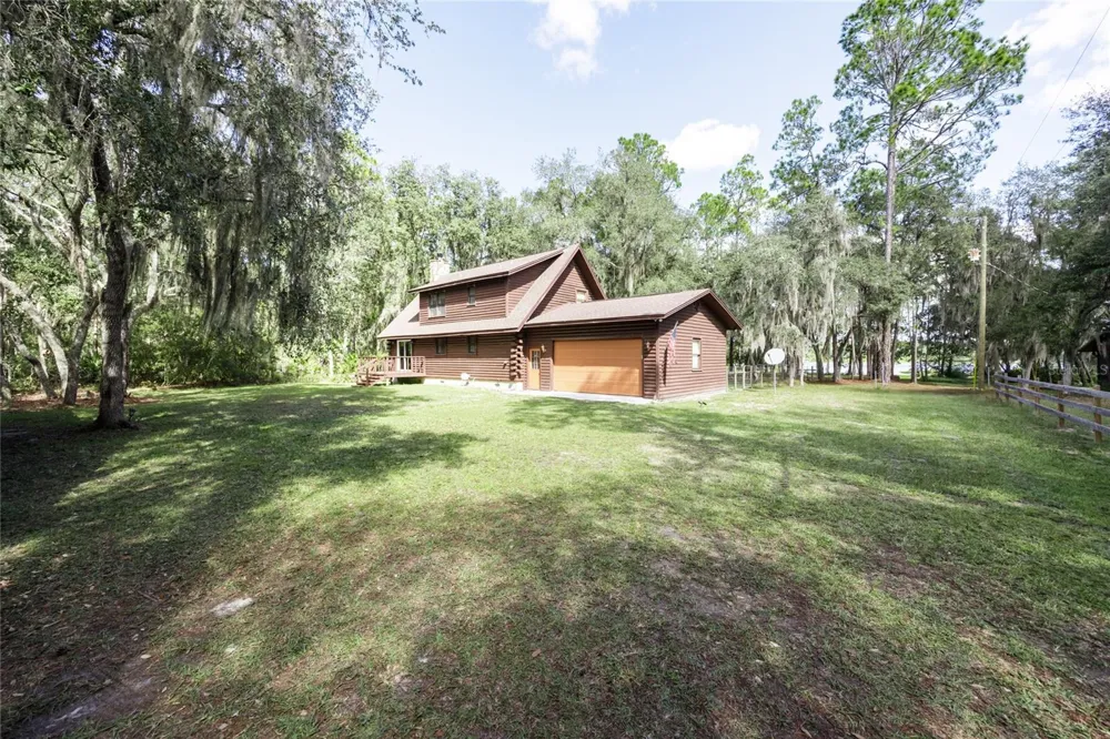 239 RILEY LAKE DRIVE Hawthorne, FL 32640