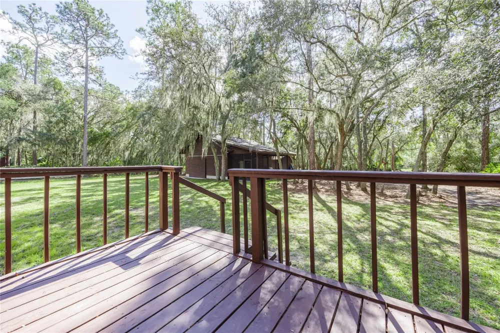 239 RILEY LAKE DRIVE Hawthorne, FL 32640