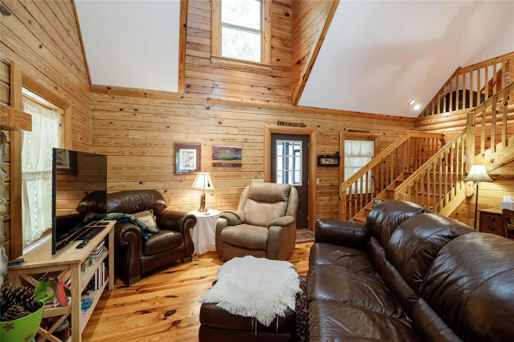 239 RILEY LAKE DRIVE Hawthorne, FL 32640
