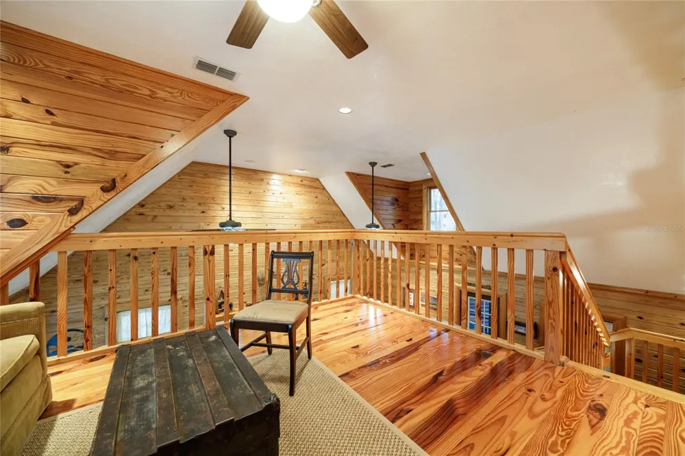 239 RILEY LAKE DRIVE Hawthorne, FL 32640