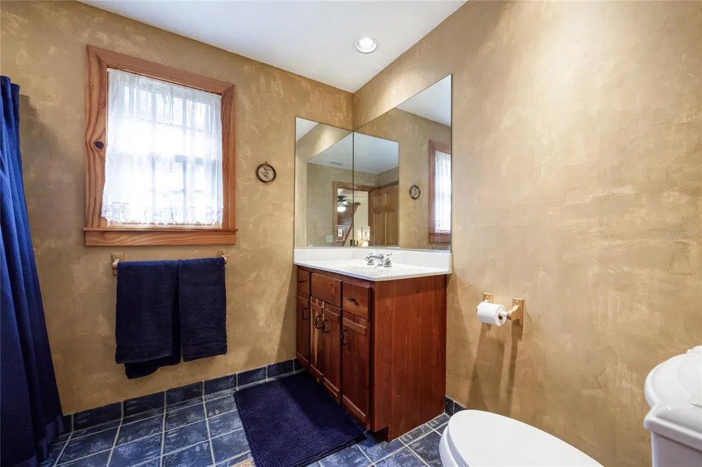 239 RILEY LAKE DRIVE Hawthorne, FL 32640