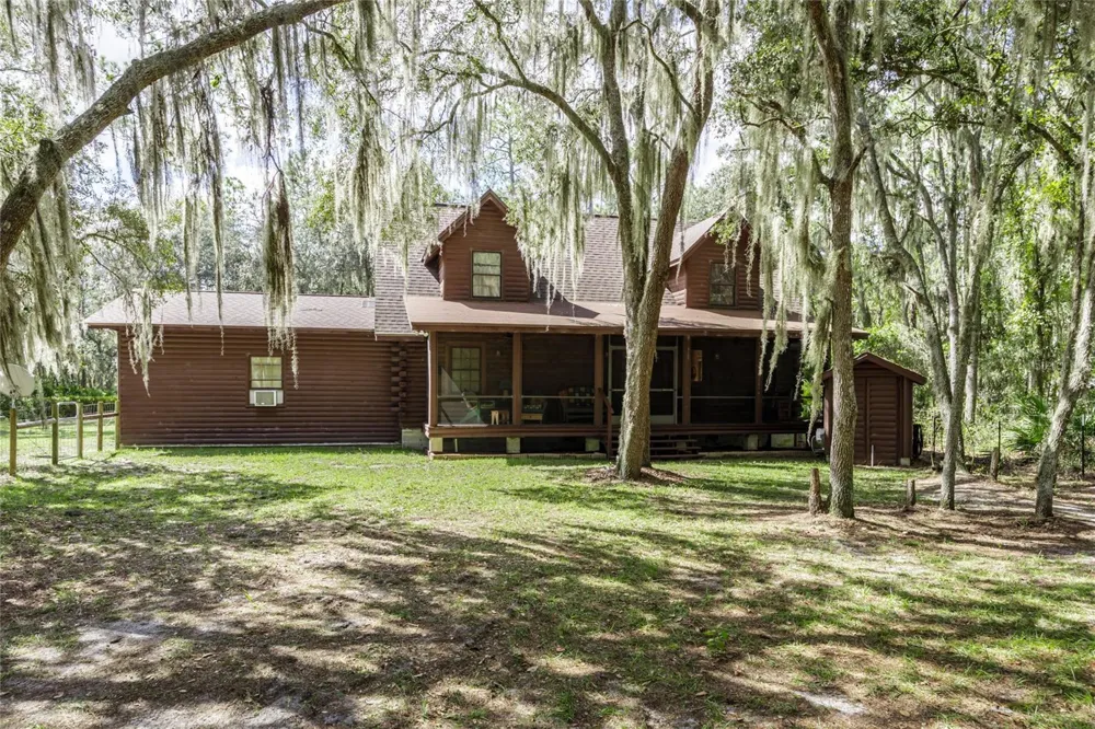 239 RILEY LAKE DRIVE Hawthorne, FL 32640
