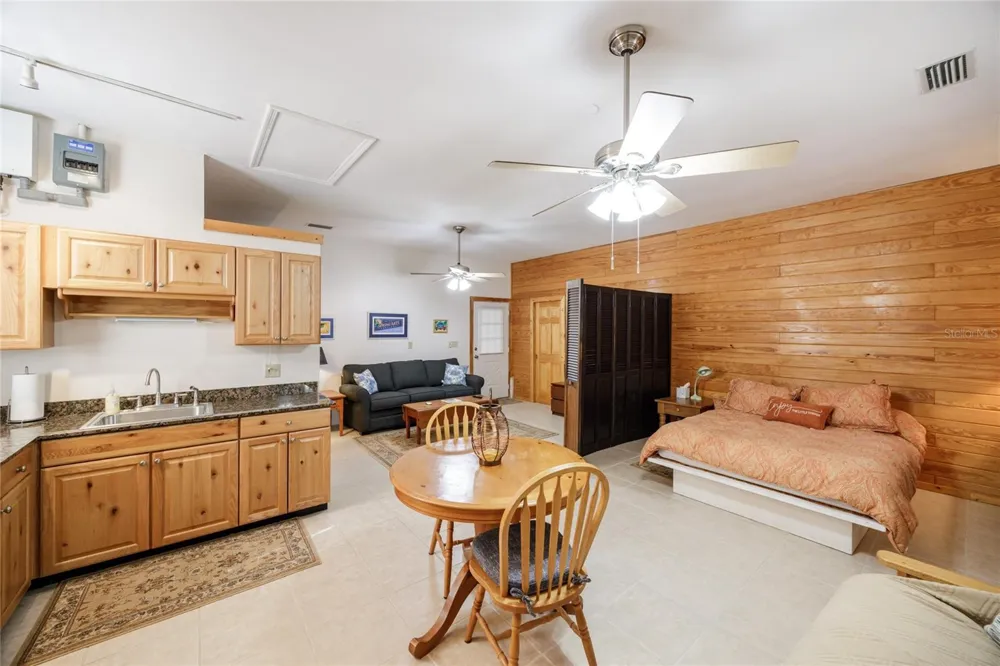 239 RILEY LAKE DRIVE Hawthorne, FL 32640