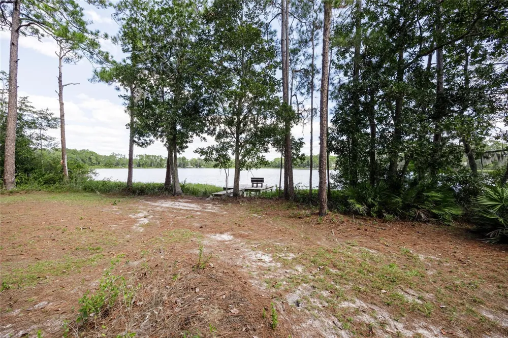 239 RILEY LAKE DRIVE Hawthorne, FL 32640