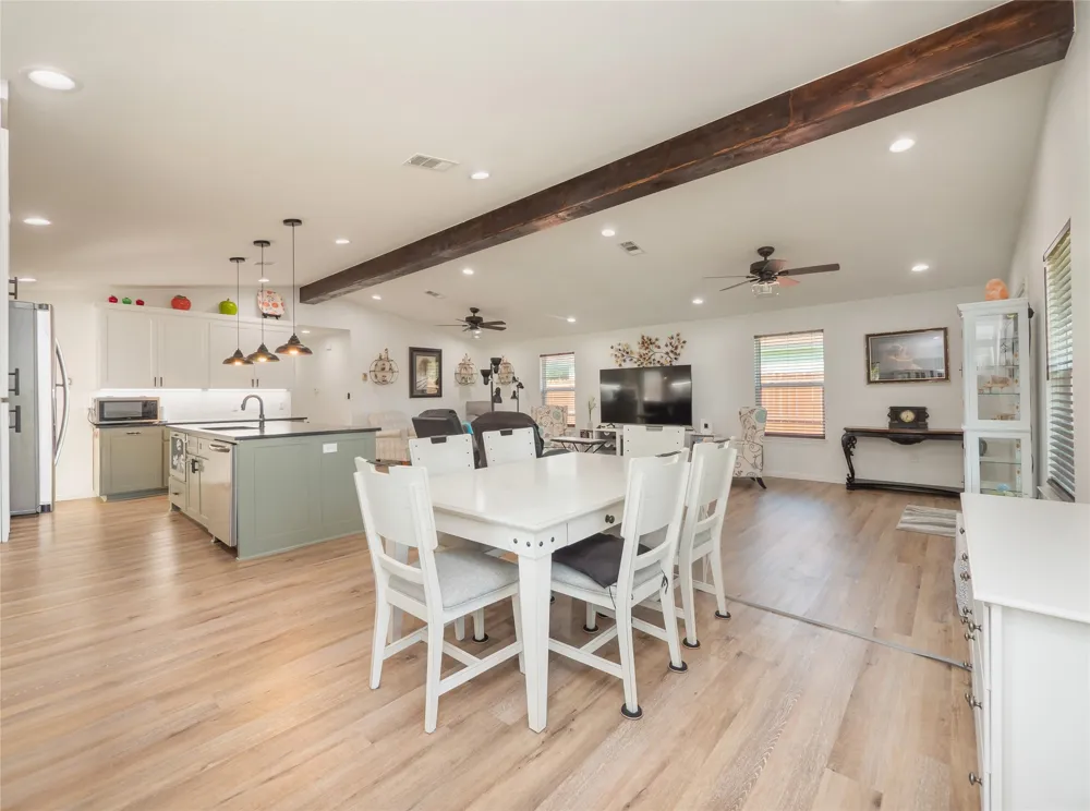 614 W 3rd Street McGregor, TX 76657