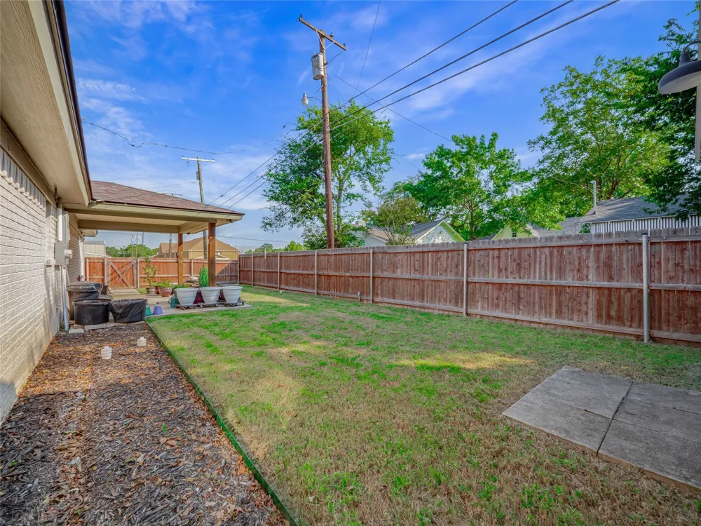 614 W 3rd Street McGregor, TX 76657