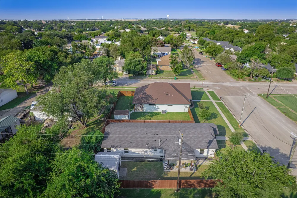 614 W 3rd Street McGregor, TX 76657