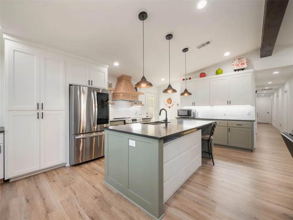 614 W 3rd Street McGregor, TX 76657