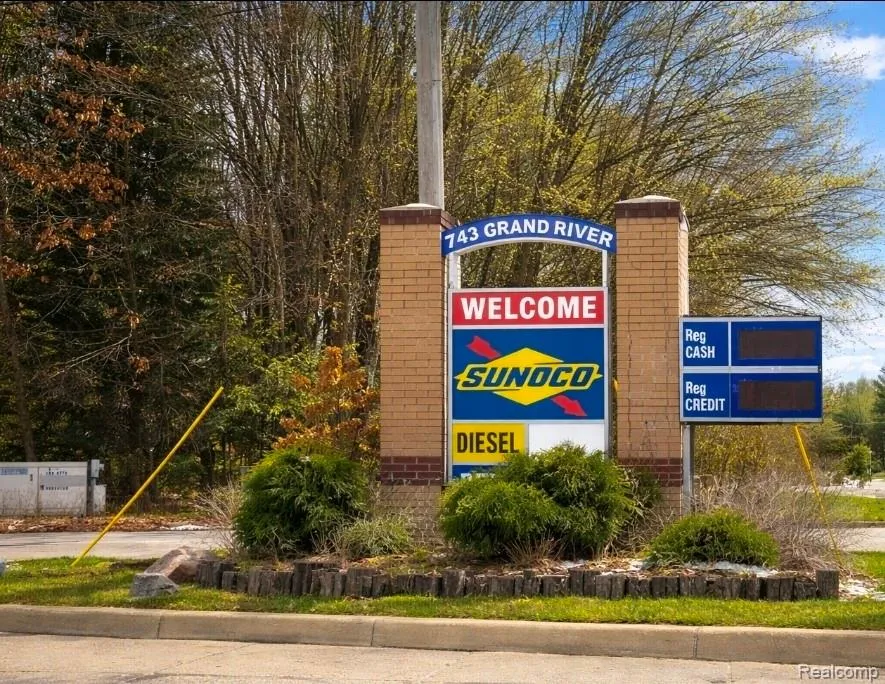 725 W Grand River Avenue Meridian Charter Township, MI 48864