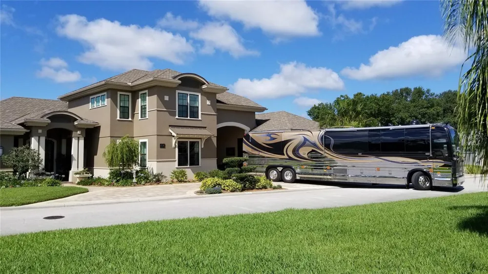 414 MEANDERING WAY Polk City, FL 33868