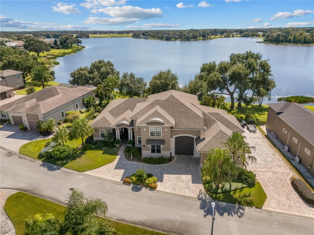 414 MEANDERING WAY Polk City, FL 33868
