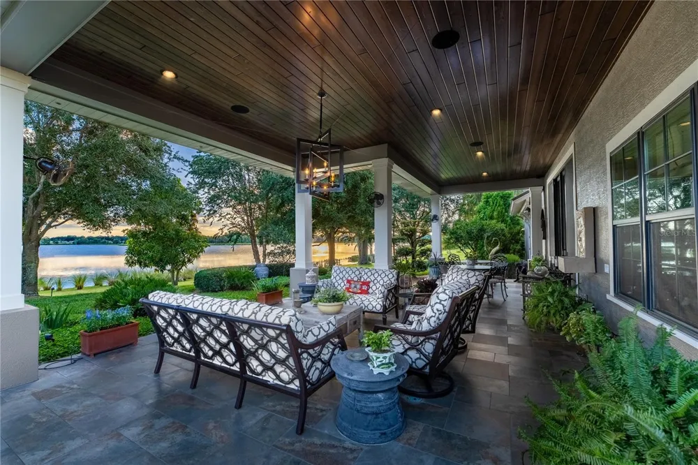 414 MEANDERING WAY Polk City, FL 33868
