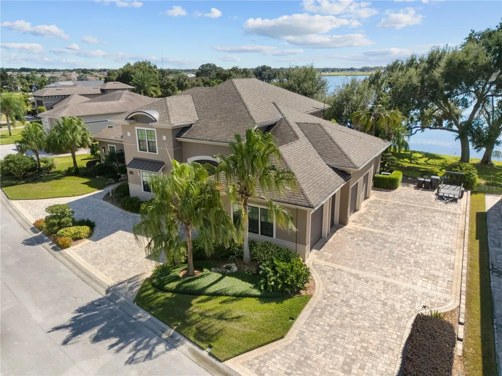 414 MEANDERING WAY Polk City, FL 33868