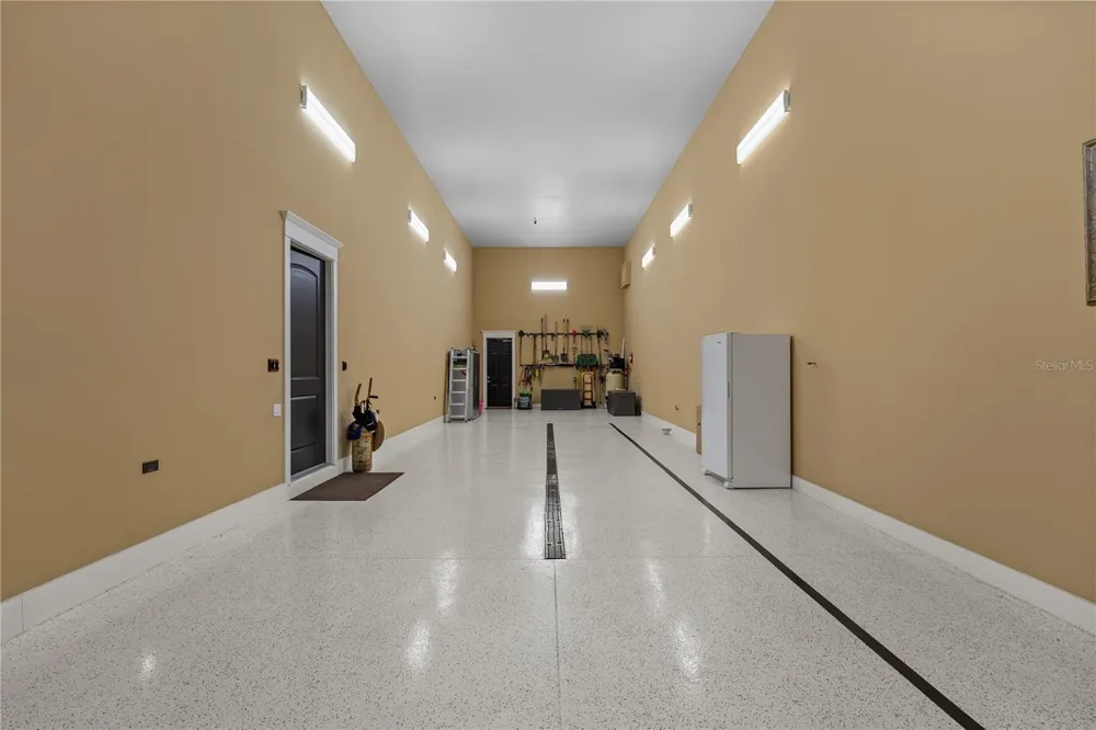 414 MEANDERING WAY Polk City, FL 33868