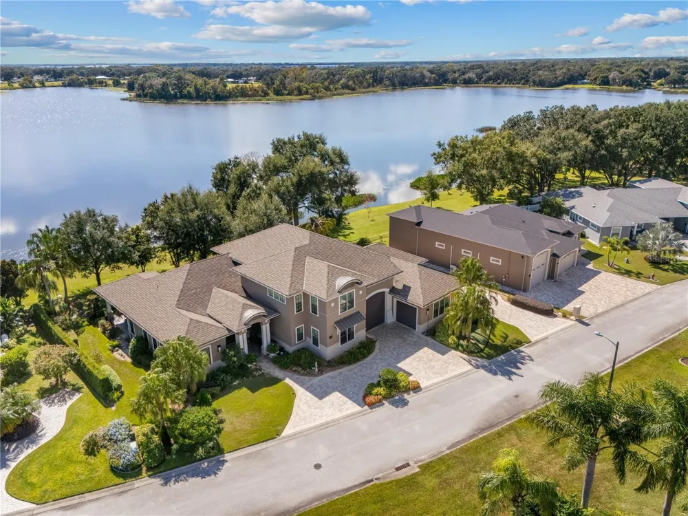 414 MEANDERING WAY Polk City, FL 33868