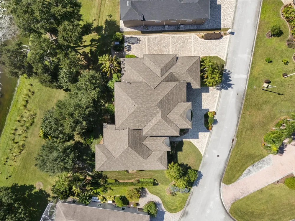 414 MEANDERING WAY Polk City, FL 33868