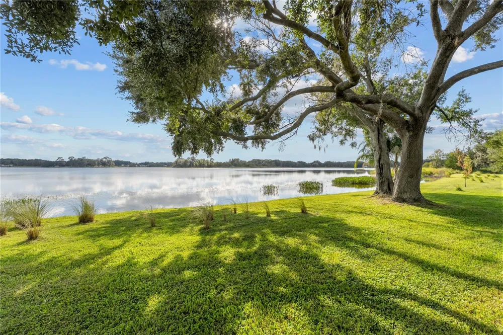 414 MEANDERING WAY Polk City, FL 33868