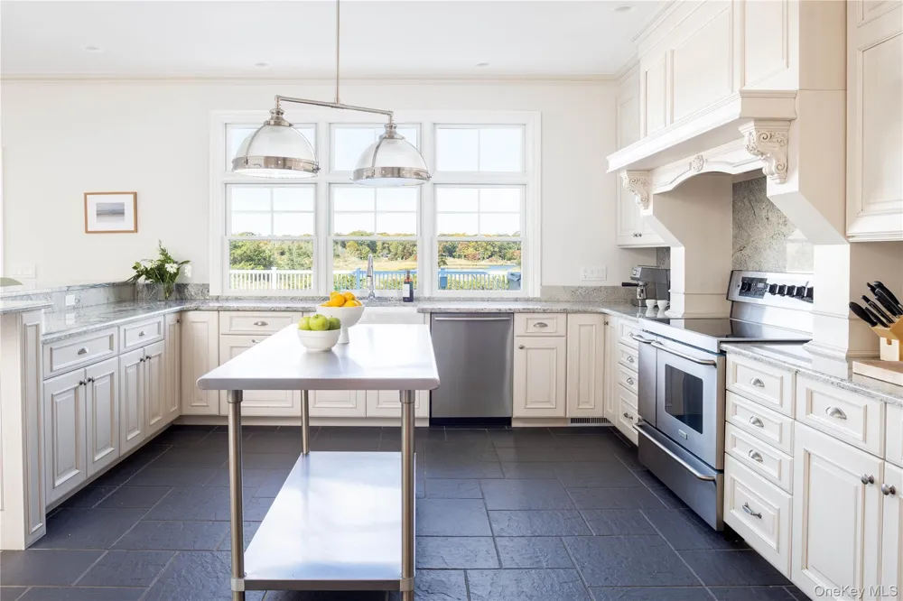 105 Waterview Drive Southold, NY 11971