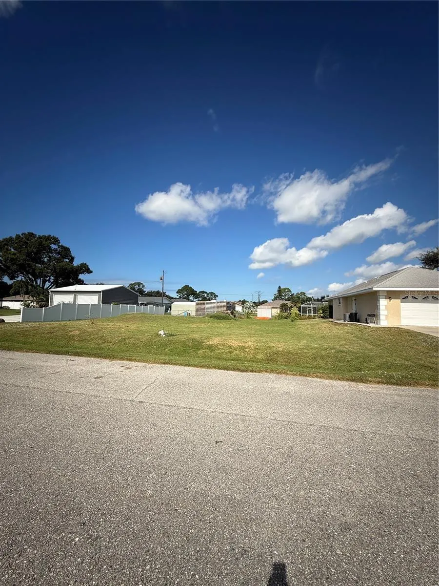 UNICORN ROAD Venice, FL 34293