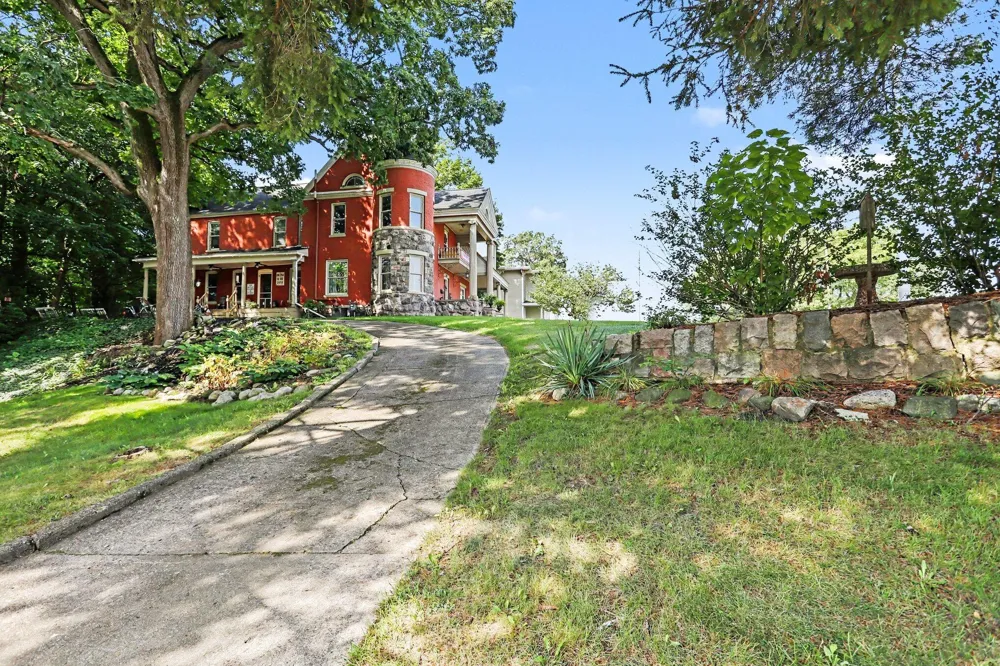 306 W Michigan Avenue Three Rivers City, MI 49093