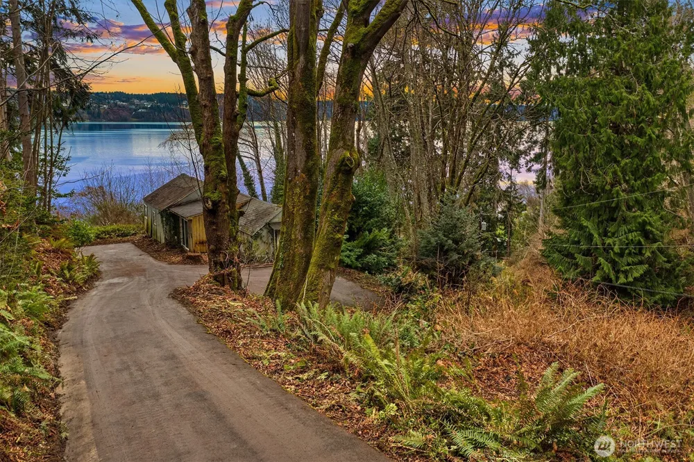 13843 SW 248th Street Vashon, WA 98070