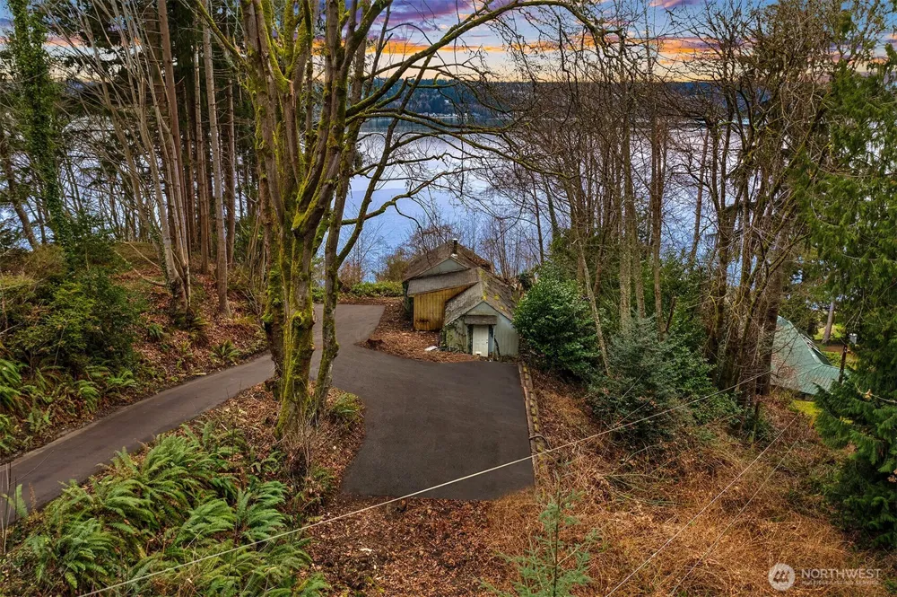 13843 SW 248th Street Vashon, WA 98070