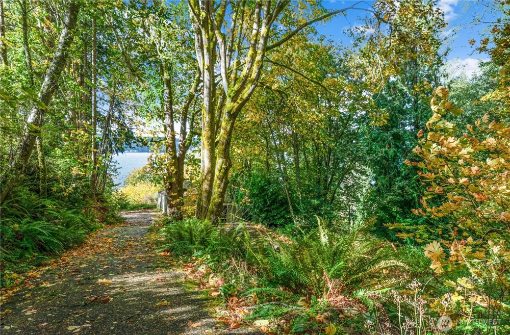 13843 SW 248th Street Vashon, WA 98070
