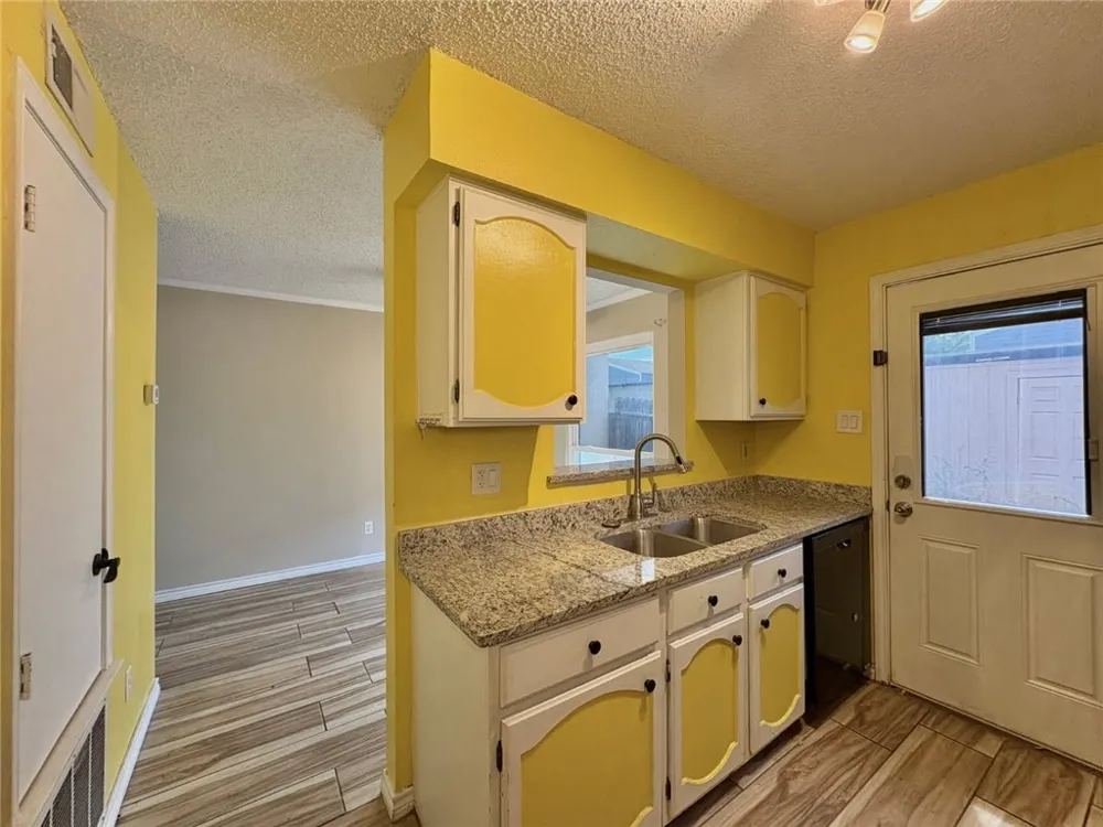 6702 Everhart Road #H105 Corpus Christi, TX 78413