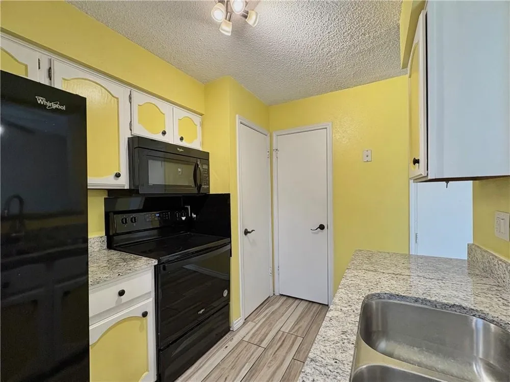 6702 Everhart Road #H105 Corpus Christi, TX 78413