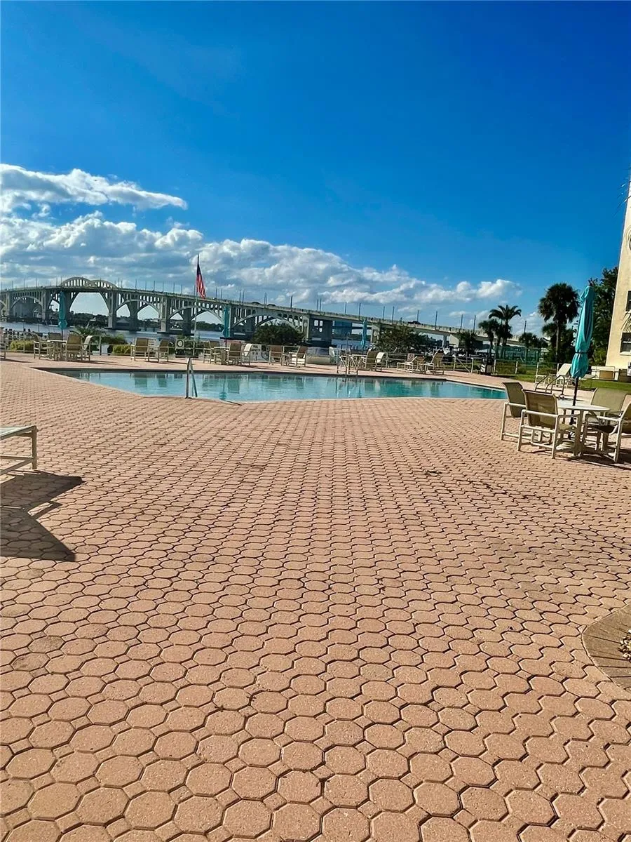 1224 S PENINSULA DRIVE #304 Daytona Beach, FL 32118