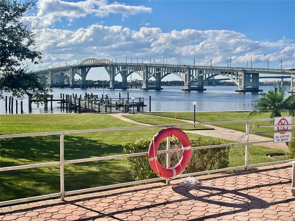 1224 S PENINSULA DRIVE #304 Daytona Beach, FL 32118