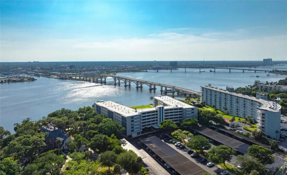 1224 S PENINSULA DRIVE #304 Daytona Beach, FL 32118
