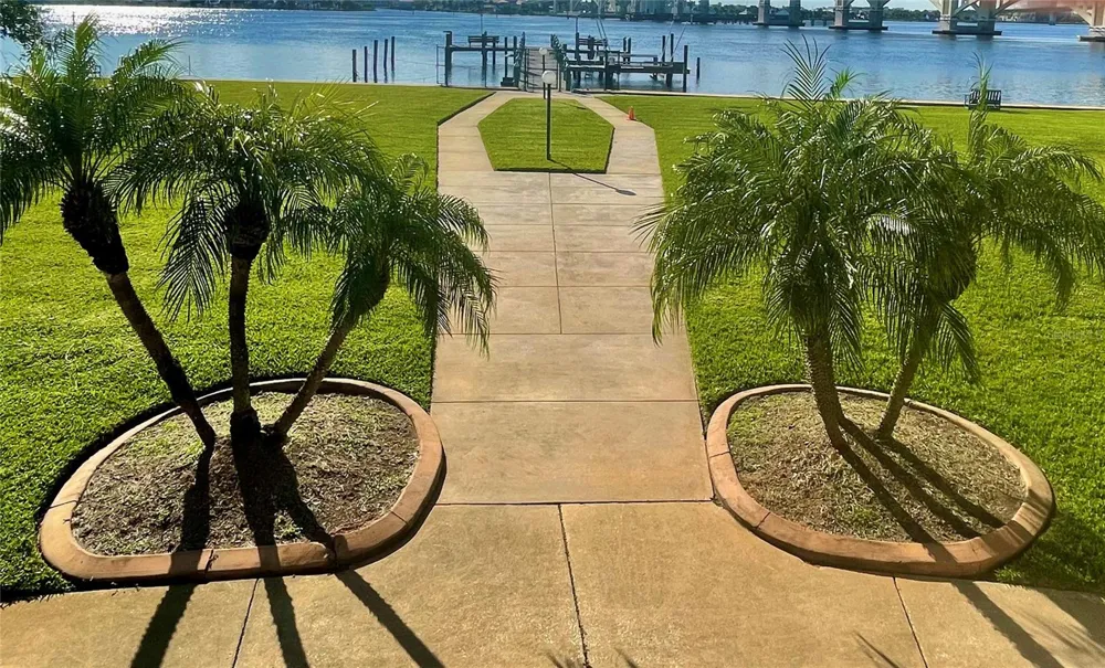 1224 S PENINSULA DRIVE #304 Daytona Beach, FL 32118