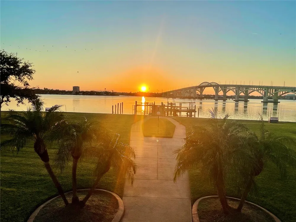 1224 S PENINSULA DRIVE #304 Daytona Beach, FL 32118