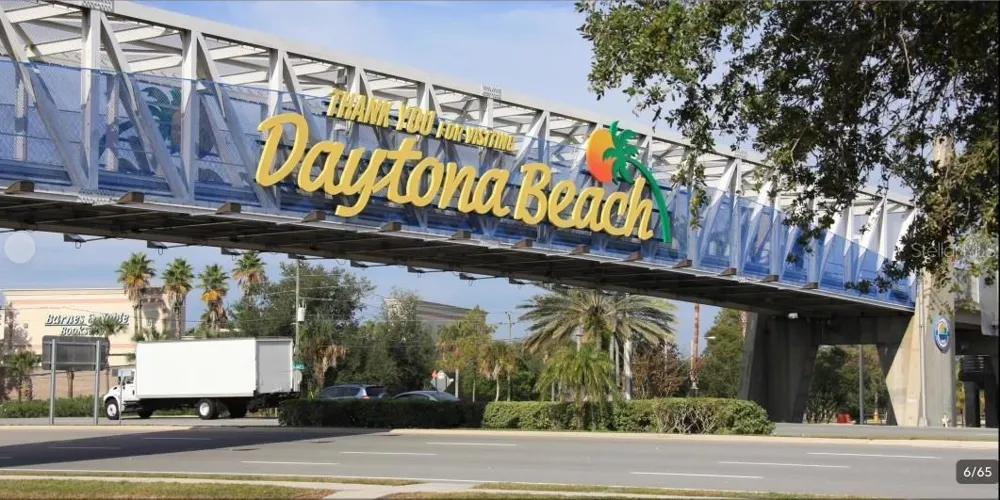 1224 S PENINSULA DRIVE #304 Daytona Beach, FL 32118