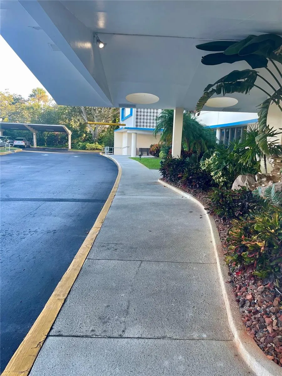 1224 S PENINSULA DRIVE #304 Daytona Beach, FL 32118