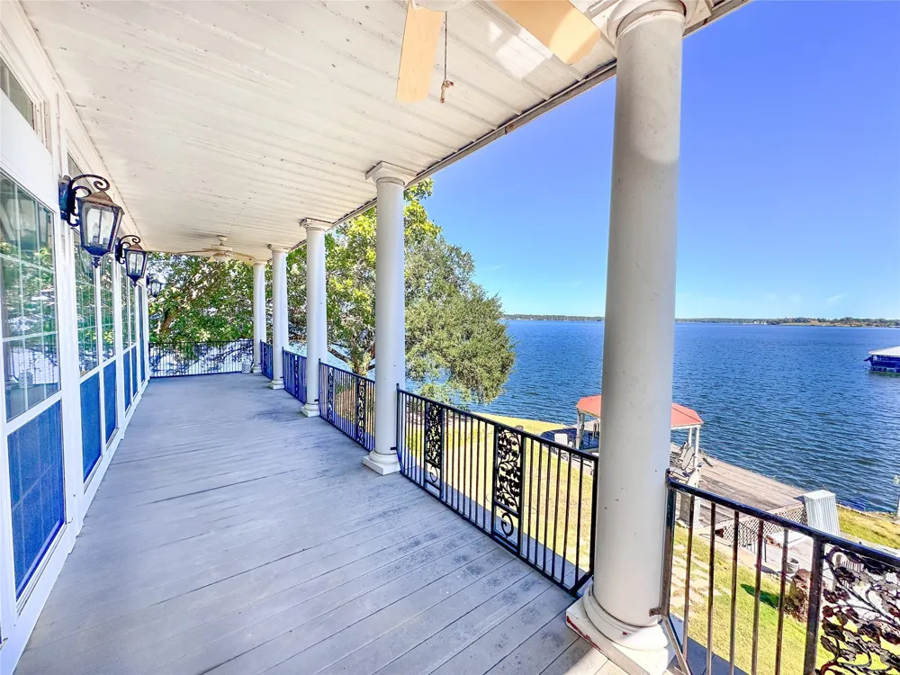 10637 Circle Point Frankston, TX 75763