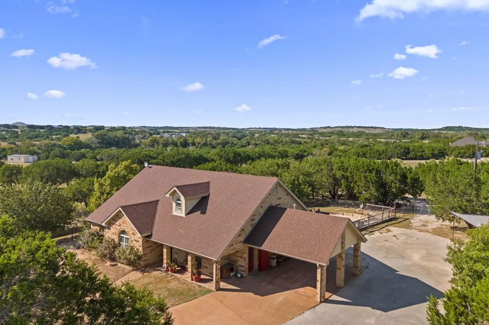 2804 County Road 1045 Lampasas, TX 76550