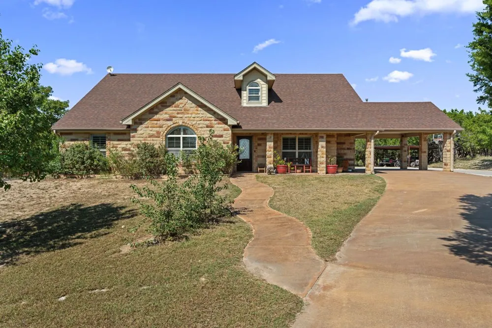 2804 County Road 1045 Lampasas, TX 76550