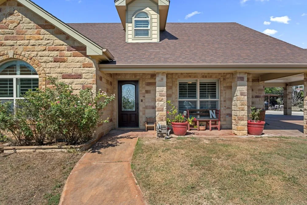 2804 County Road 1045 Lampasas, TX 76550