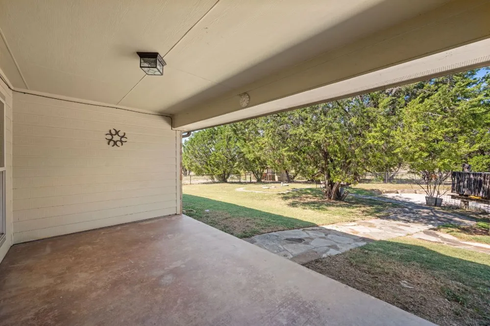 2804 County Road 1045 Lampasas, TX 76550