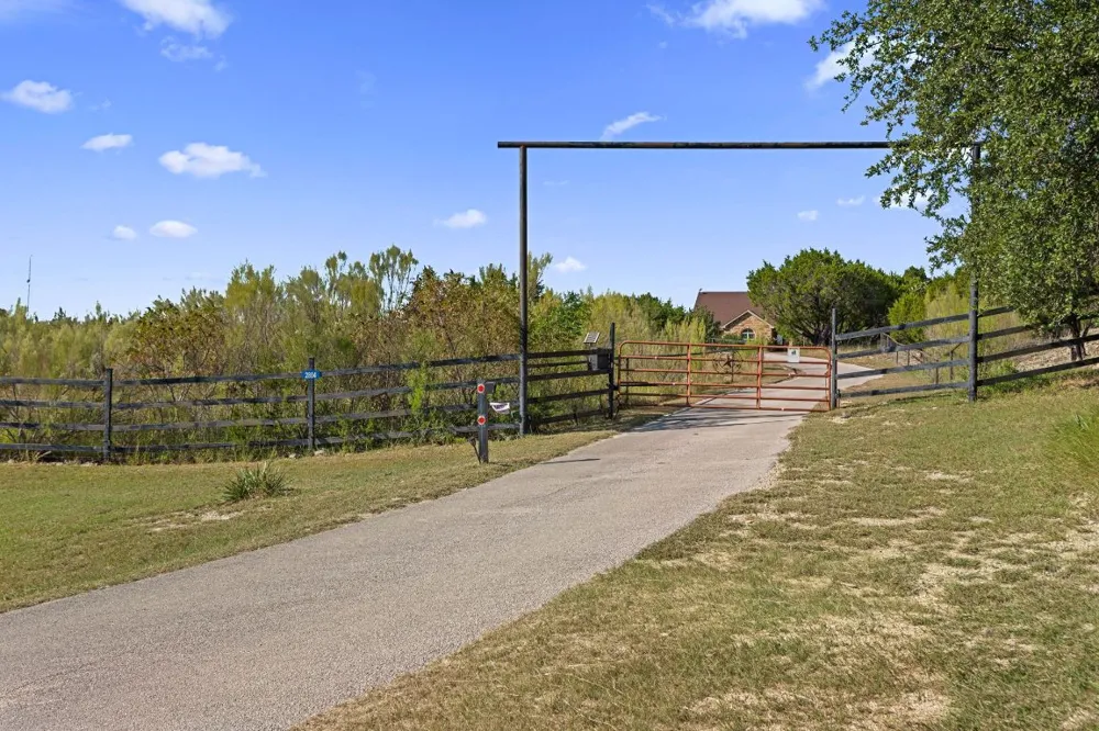 2804 County Road 1045 Lampasas, TX 76550