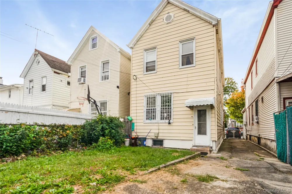 10437 125th Street Richmond Hill, NY 11419