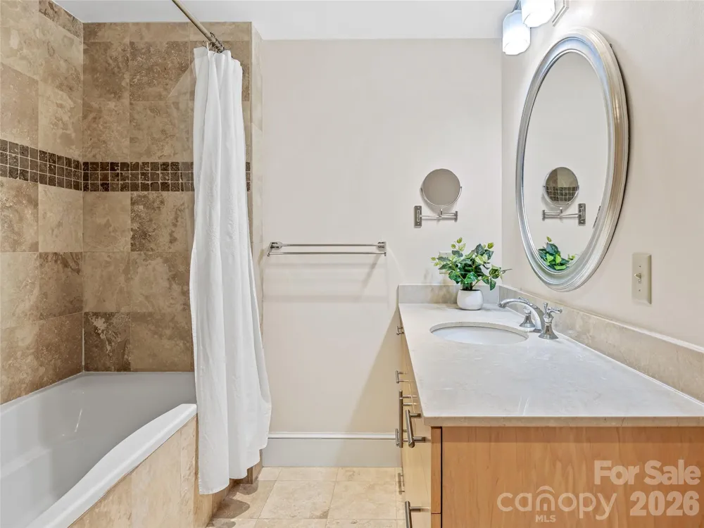 21 Battery Park Avenue #308 Asheville, NC 28801