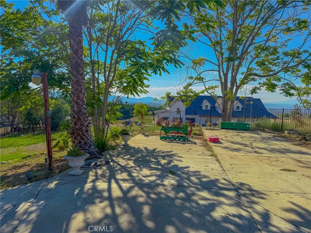 32265 Sapphire Mentone, CA 92359