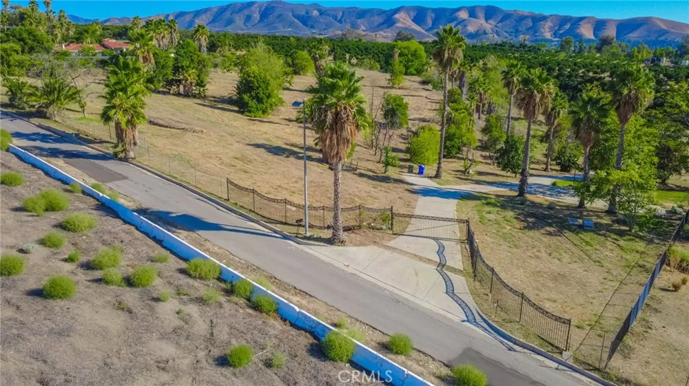 32265 Sapphire Mentone, CA 92359