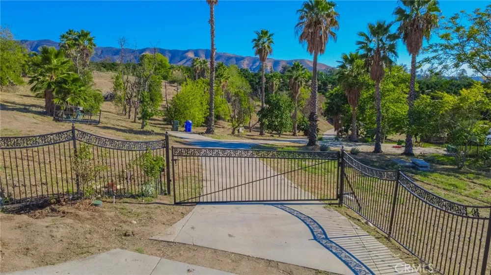 32265 Sapphire Mentone, CA 92359